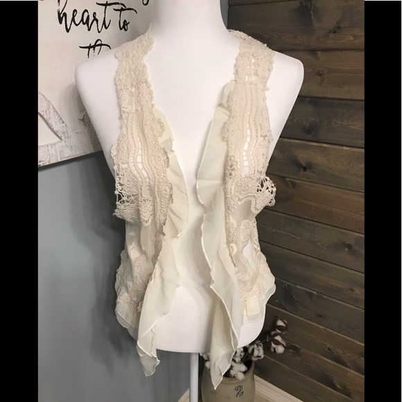 Lace vest - Picture 1 of 4